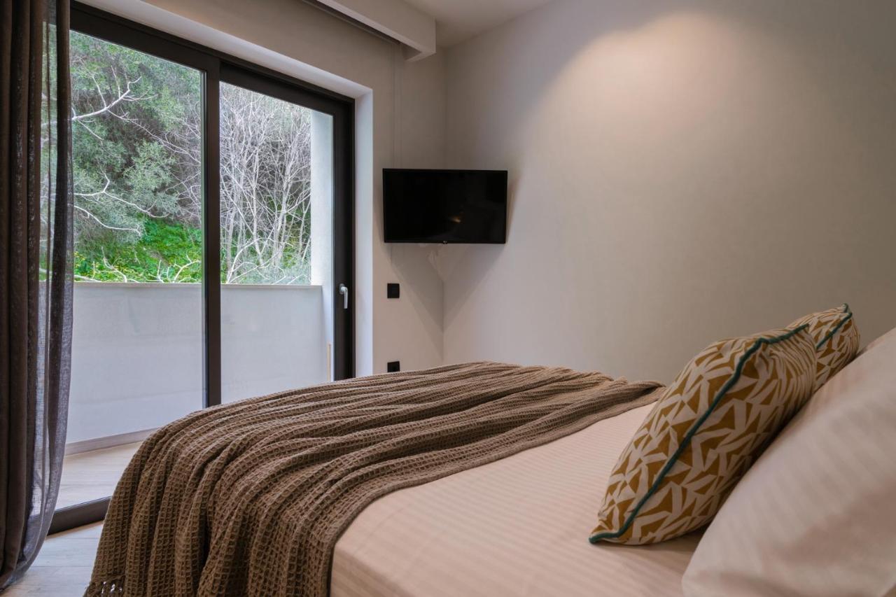 Point Ephemere Beachfront Apartments Закинтос Экстерьер фото