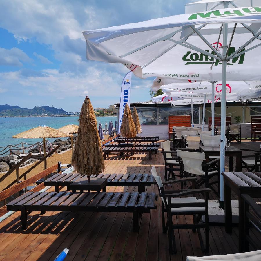 Point Ephemere Beachfront Apartments Закинтос Экстерьер фото